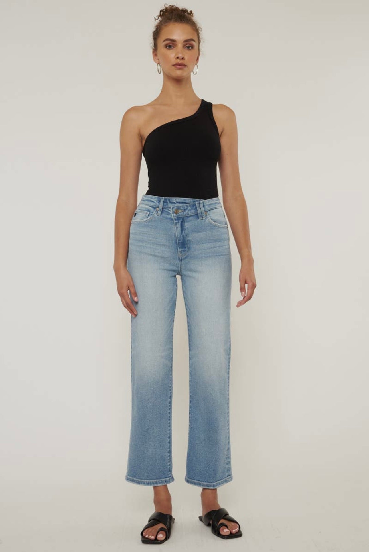 HIGH RISE 90'S CRISS CROSS STRAIGHT JEANS - Honey Todd