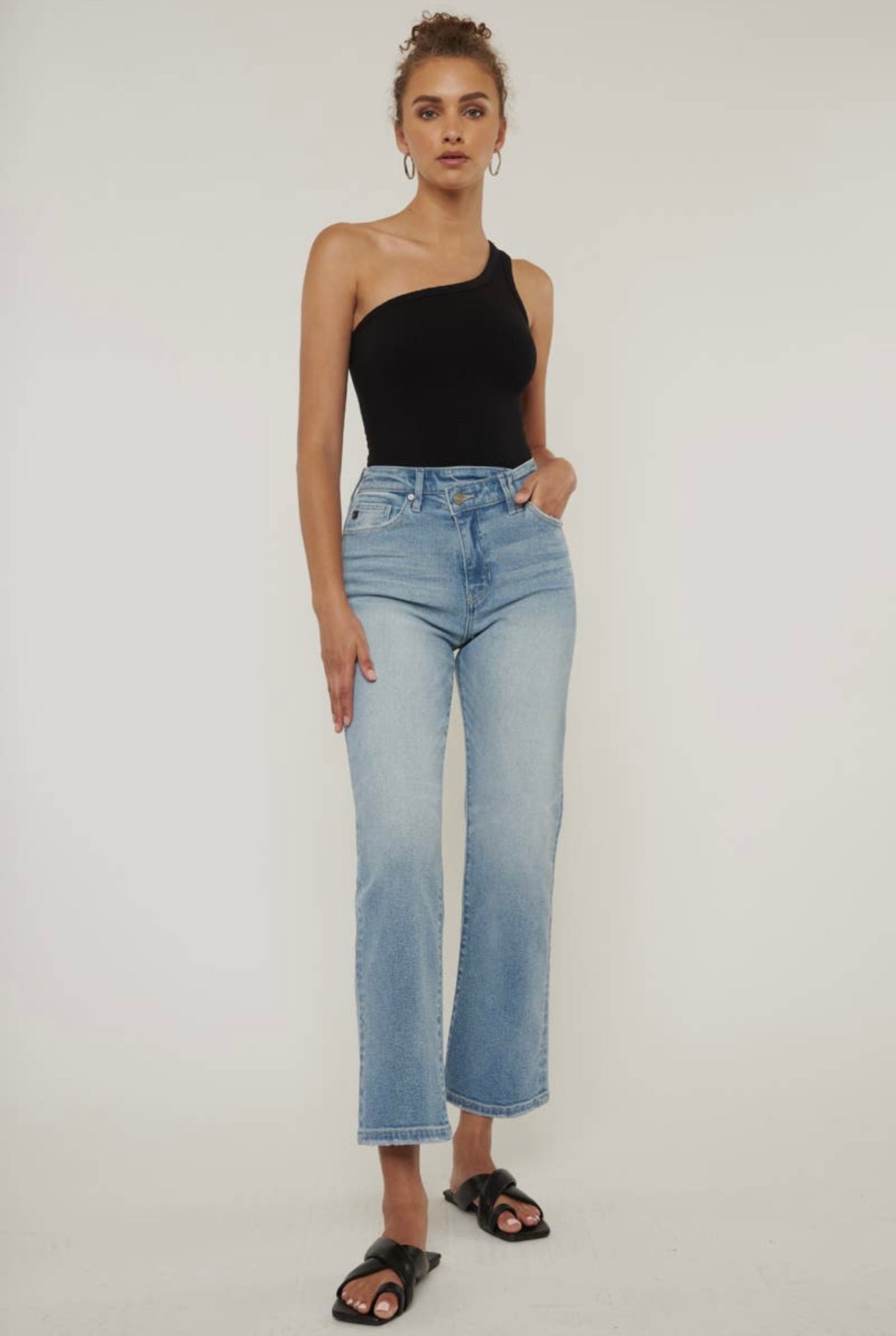 HIGH RISE 90'S CRISS CROSS STRAIGHT JEANS - Honey Todd