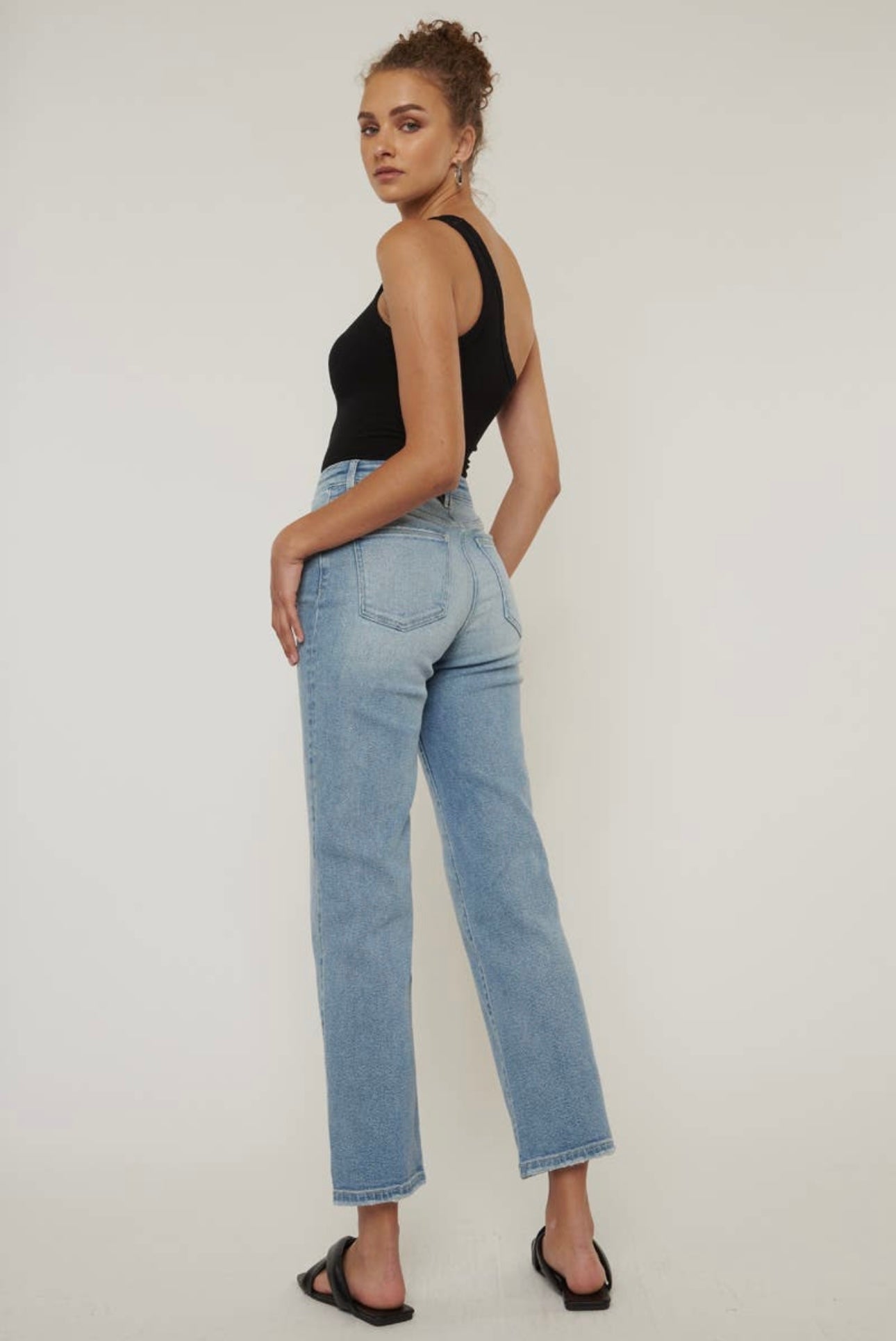 HIGH RISE 90'S CRISS CROSS STRAIGHT JEANS - Honey Todd